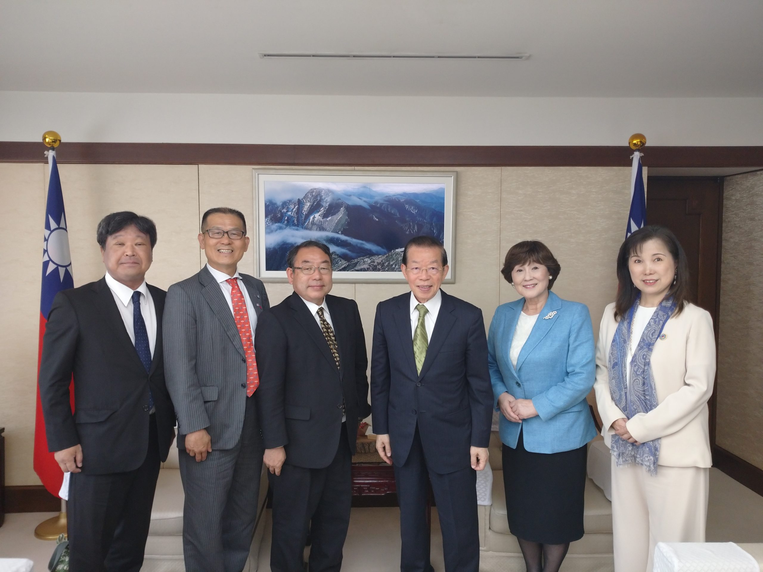 謝長廷大使（駐日代表）と会見